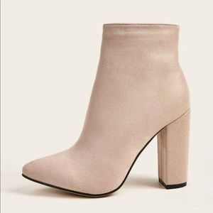 Chunky Heeled Boot Size 9.